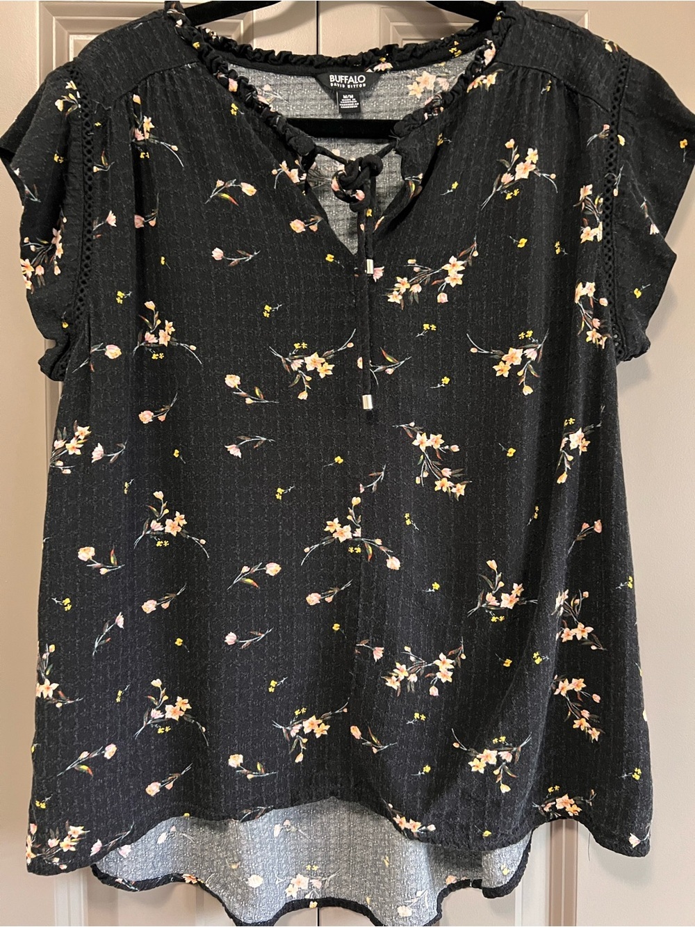 Buffalo Black Floral Tie-Neck Short Sleeve Top